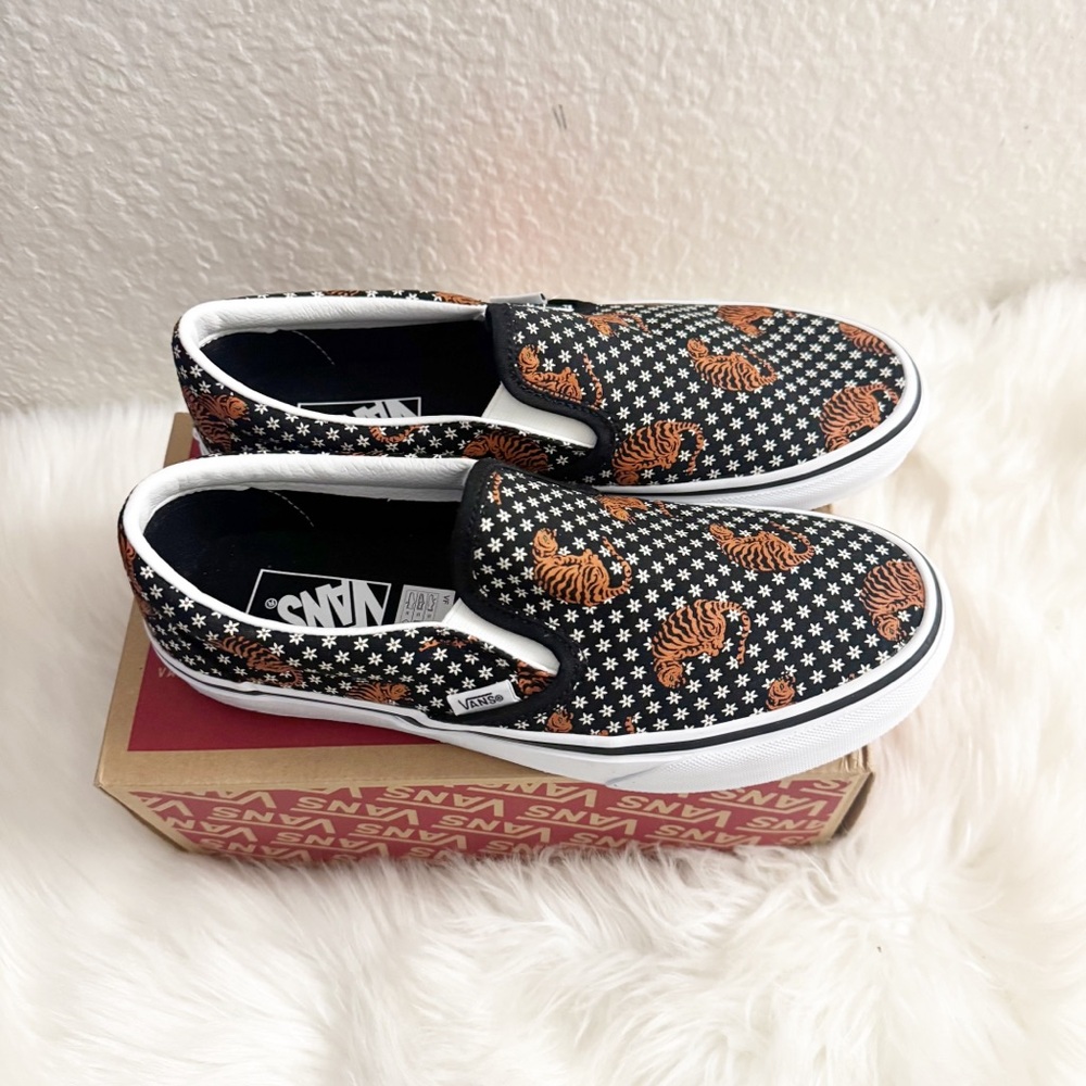 Vans Classic Slip-On Tiger Floral Black White Women Size 9 Brand New - Picture 4 of 9
